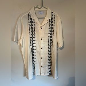 NEW WITH TAG | Men’s Old Navy Button Down Shirt (Size Large)